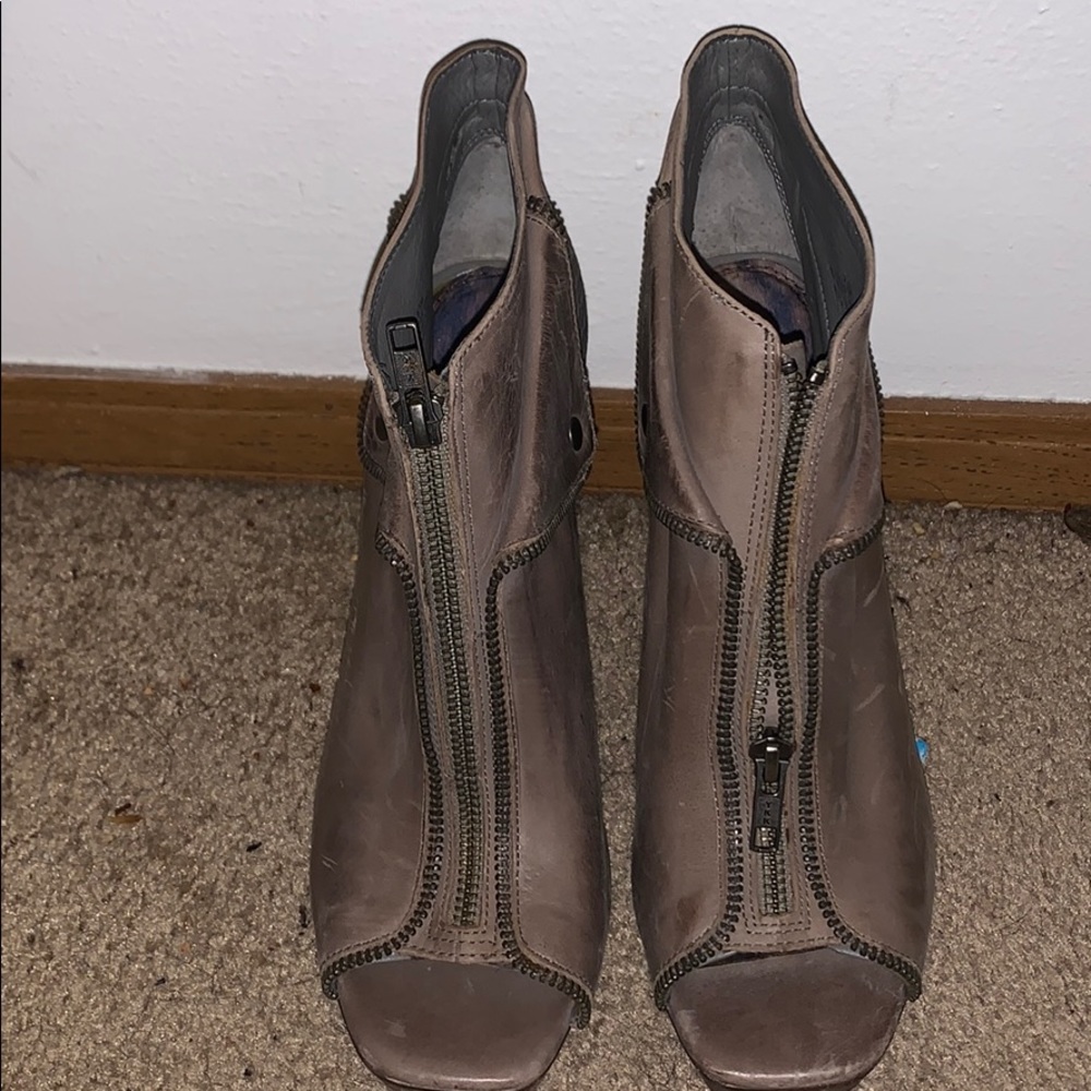 Gianni Bini Zippered Women Heels Size 9.5